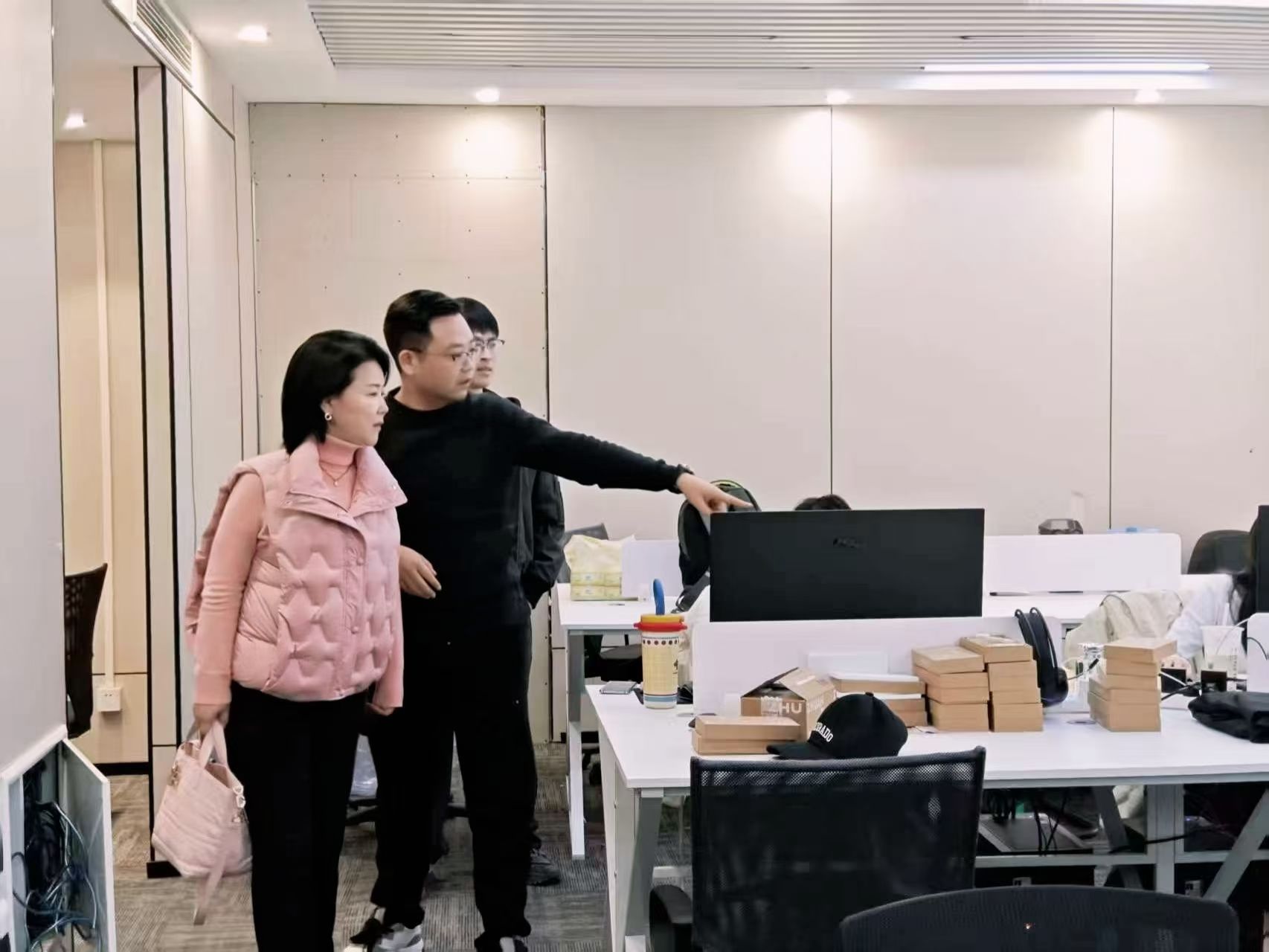 携手前沿 共育新人——戏剧学院走访耀诚文化传媒